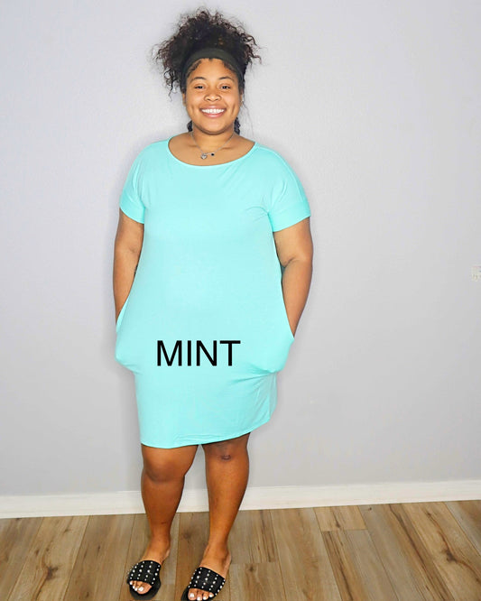 The Plus Chill Dress with Pockets - Minnt